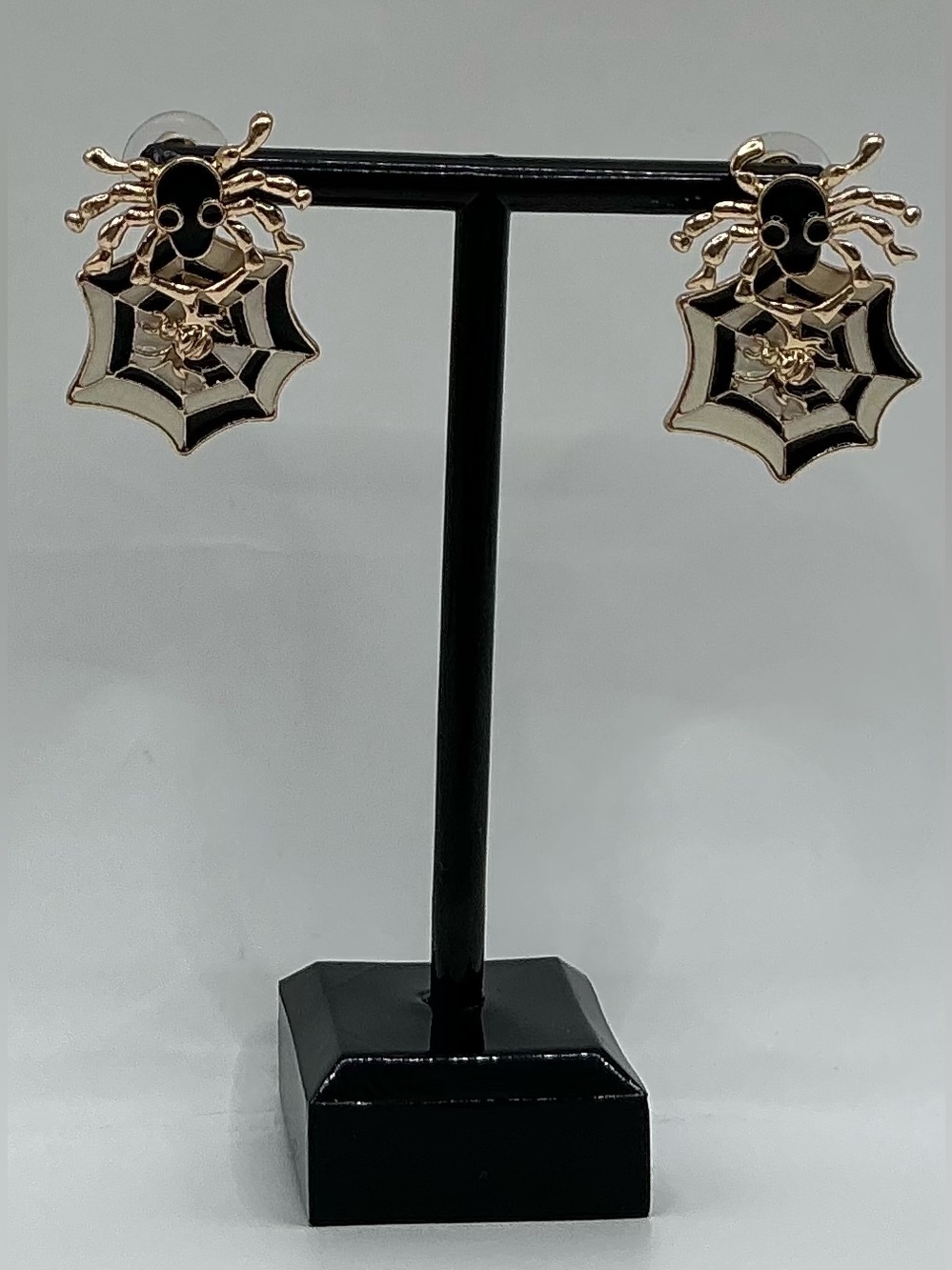 GOLD TONE ENAMEL SPIDER WEB DROP PIERCED EARRINGS NWOT